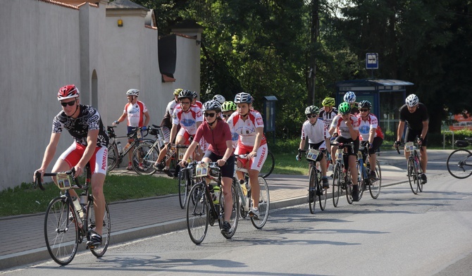 Pielgrzymi na rowerach w niedzielę dotrą do Królowej Polskiego Morza