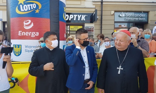 Wadowice. Kard. Dziwisz otworzył trzeci etap 77. Tour de Pologne
