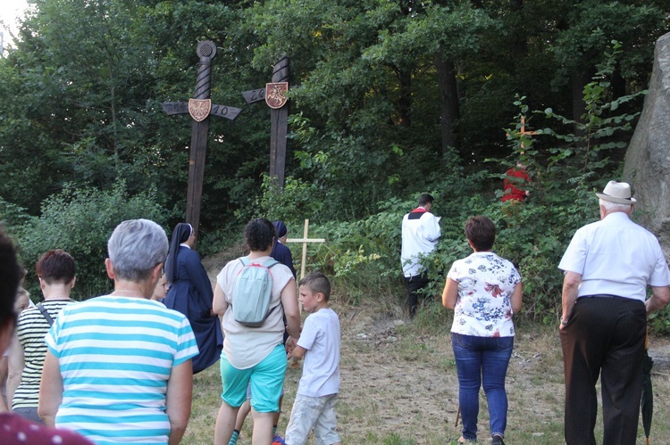 Ciężkowice. Golgota Skamieniałego Miasta