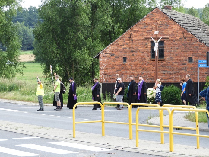 Droga na Jasną Górę świdnickiej pielgrzymki