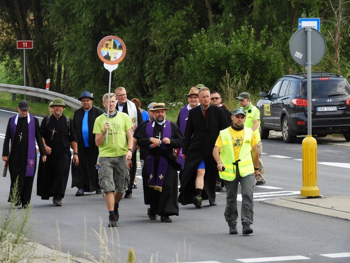 Droga na Jasną Górę świdnickiej pielgrzymki