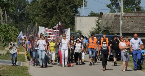 W tym roku pielgrzymi z Radomia do Jarosławic wyruszą już po raz 7.