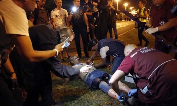 "Wyrażamy głębokie zaniepokojenie brutalną pacyfikacją powyborczych manifestacji na Białorusi"