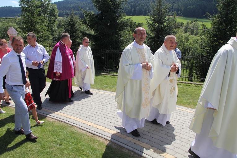Stawisza. Poświęcenie pomnika i kaplicy św. Jana Pawła II