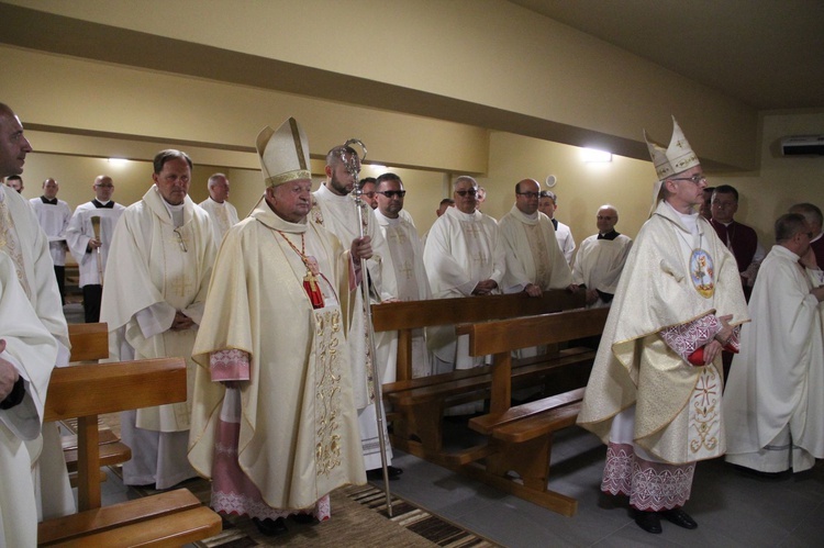 Stawisza. Poświęcenie pomnika i kaplicy św. Jana Pawła II