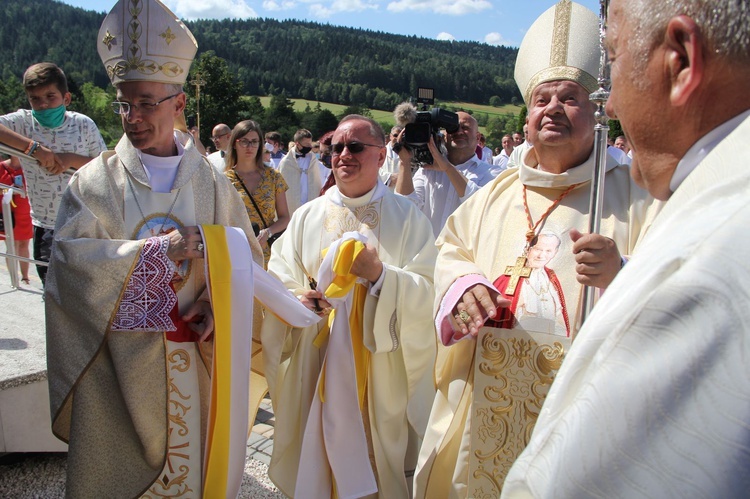 Stawisza. Poświęcenie pomnika i kaplicy św. Jana Pawła II