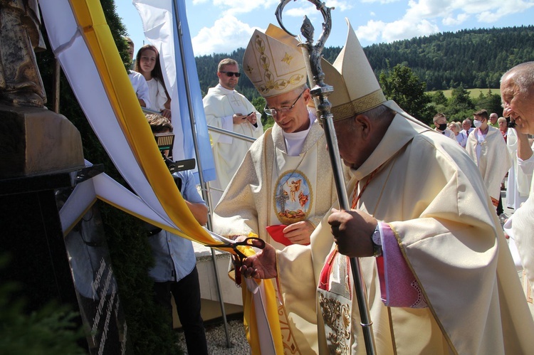 Stawisza. Poświęcenie pomnika i kaplicy św. Jana Pawła II