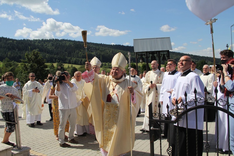 Stawisza. Poświęcenie pomnika i kaplicy św. Jana Pawła II