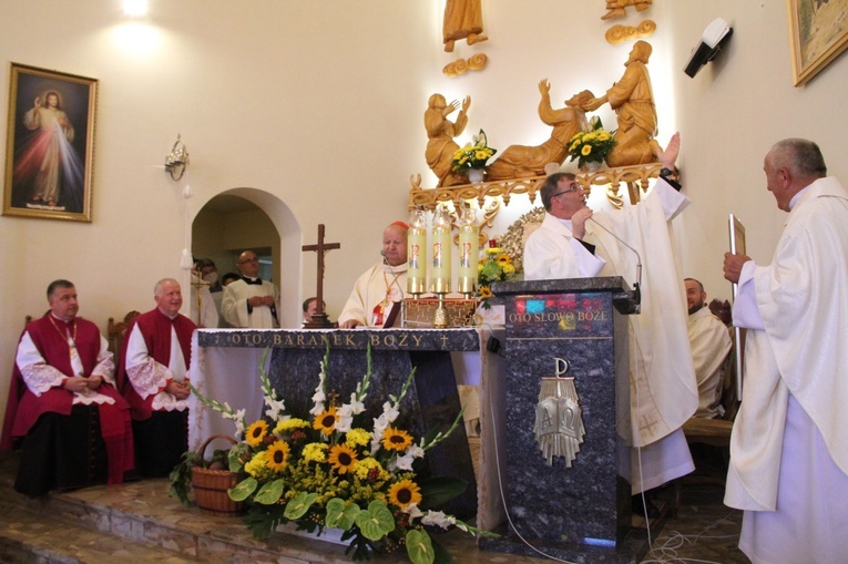 Stawisza. Poświęcenie pomnika i kaplicy św. Jana Pawła II