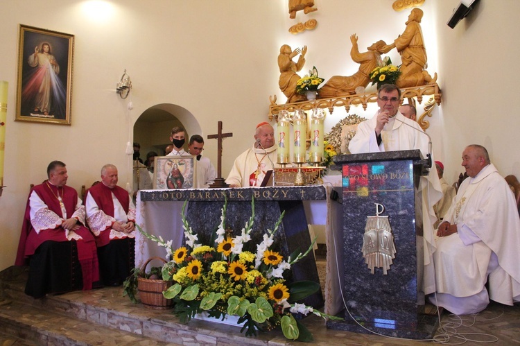 Stawisza. Poświęcenie pomnika i kaplicy św. Jana Pawła II