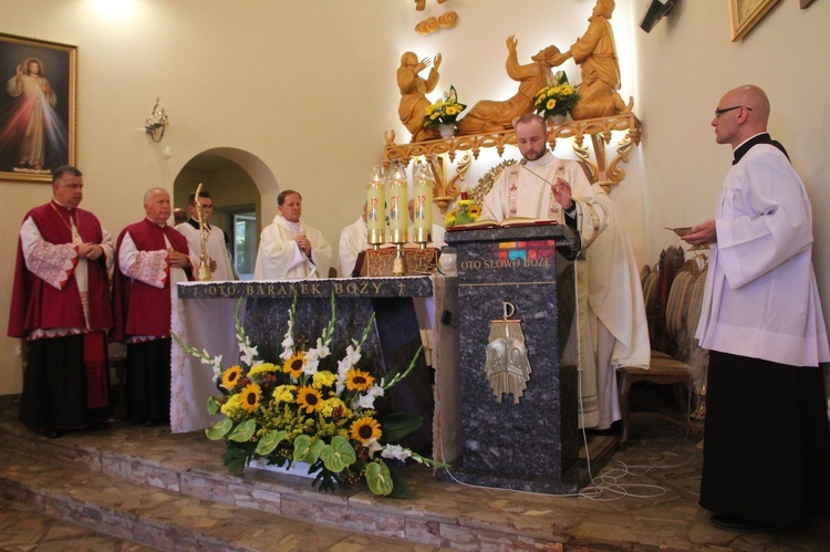 Stawisza. Poświęcenie pomnika i kaplicy św. Jana Pawła II