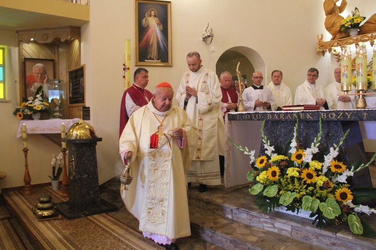 Stawisza. Poświęcenie pomnika i kaplicy św. Jana Pawła II