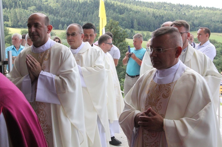 Stawisza. Poświęcenie pomnika i kaplicy św. Jana Pawła II