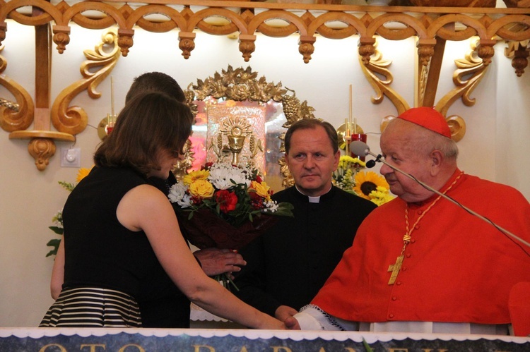 Stawisza. Poświęcenie pomnika i kaplicy św. Jana Pawła II