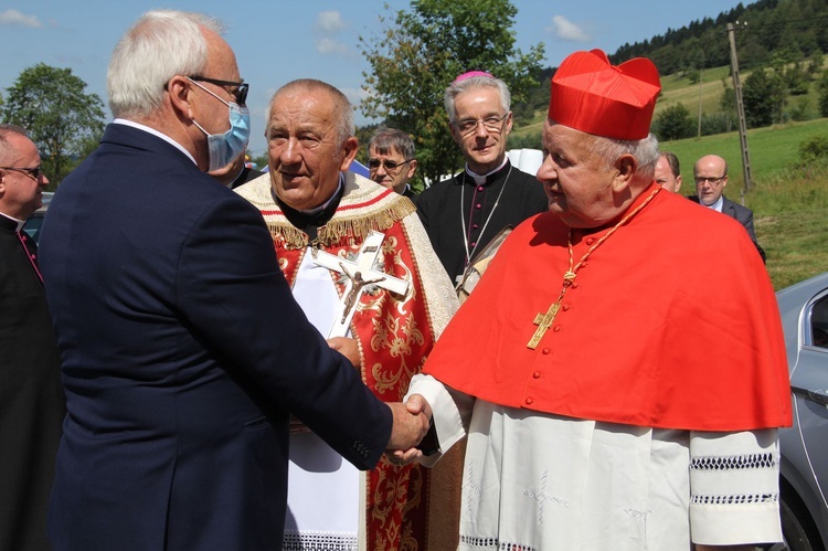 Stawisza. Poświęcenie pomnika i kaplicy św. Jana Pawła II