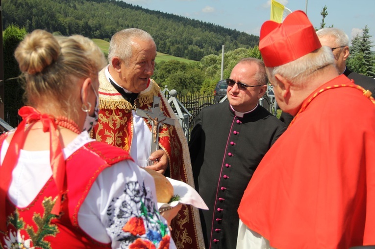 Stawisza. Poświęcenie pomnika i kaplicy św. Jana Pawła II