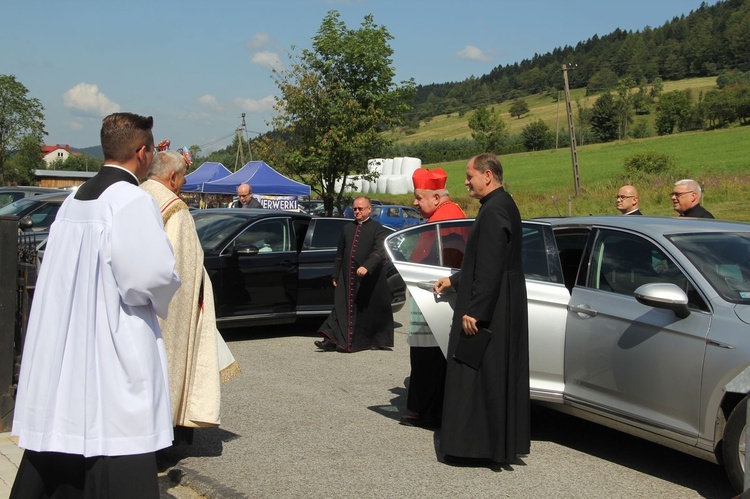 Stawisza. Poświęcenie pomnika i kaplicy św. Jana Pawła II