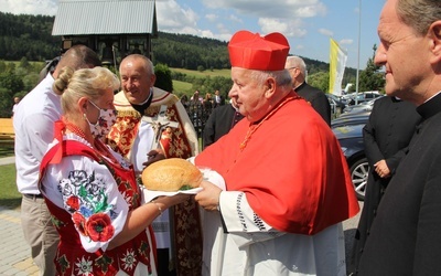 Stawisza. Poświęcenie pomnika i kaplicy św. Jana Pawła II