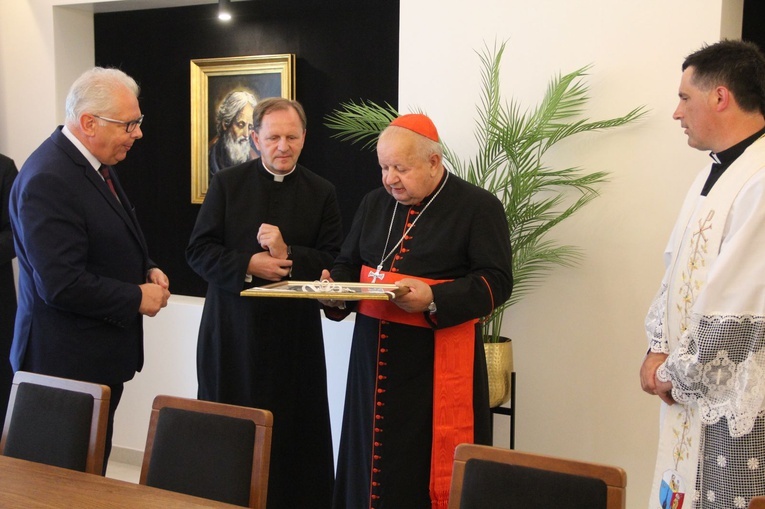 Bobowa. Przekazanie relikwii św. Jana Pawła II