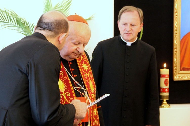 Bobowa. Przekazanie relikwii św. Jana Pawła II