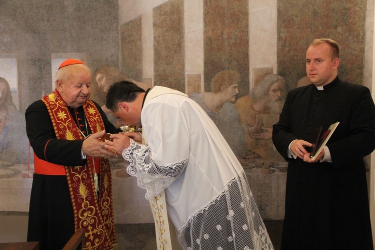 Bobowa wzbogaciła się o relikwie krwi św. Jana Pawła II