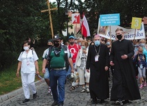 ▲	Pątników z Sandomierza wyprowadził bp Krzysztof Nitkiewicz 