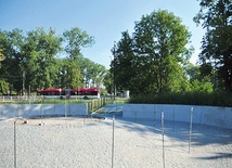 Miejsce z gotowym cokołem na osadzenie monumentu upamiętniającego błogosławionego.