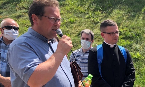 Ks. Damian Koryciński, główny przewodnik diecezjalnej pielgrzymki.