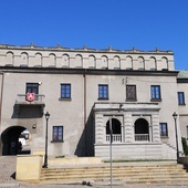 Przed siedzibą opoczyńskiego muzeum zostanie otwarta wystawa plenerowa nawiązująca do udziału mieszkańców Opoczna i regionu w wojnie polsko-bolszewickiej.