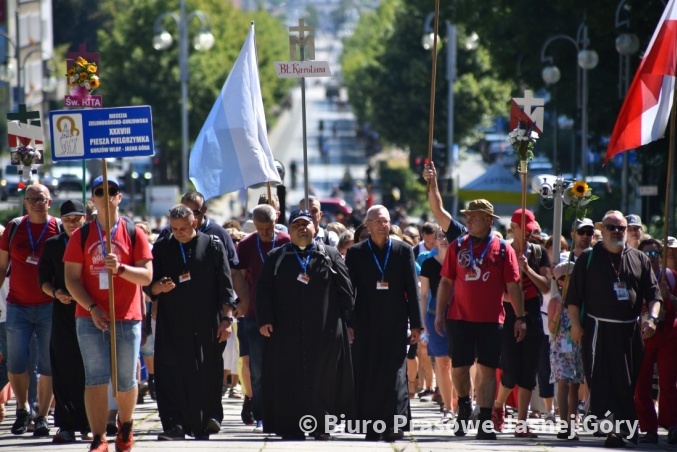 Wejście 38. Zielonogórsko-Gorzowskiej Pieszej Pielgrzymki na Jasną Górę