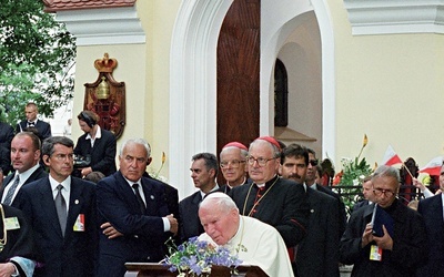 – Noszę w sobie wielki dług w stosunku do tych, którzy wówczas podjęli walkę z najeźdźcą – mówił Jan Paweł II w Radzyminie.