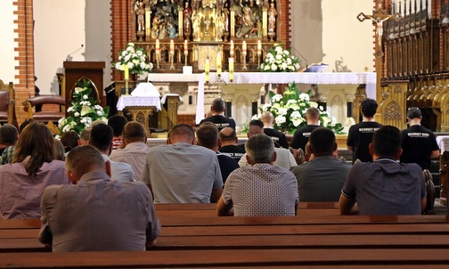 Różaniec ma większą moc niż karabin