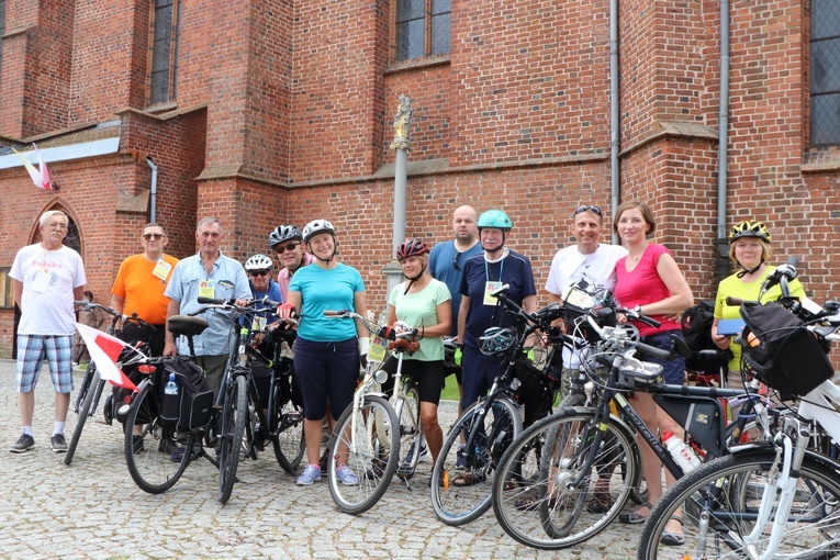 Rowerowa pielgrzymka seniorów 