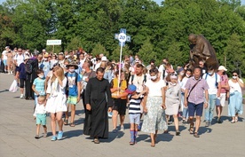 Po Mszy św. pielgrzymi udali się do kaplicy Cudownego Obrazu.