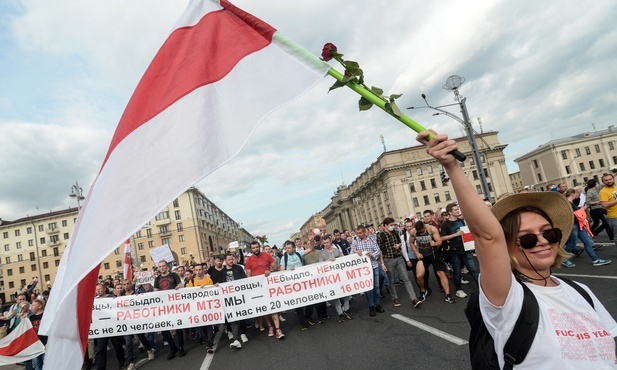 Białoruś: Tysiące ludzi na demonstracji w stolicy
