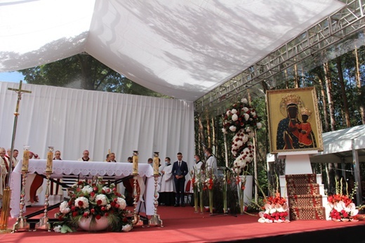 Matka Boża Zwycięska ukoronowana! [GALERIA ZDJĘĆ]