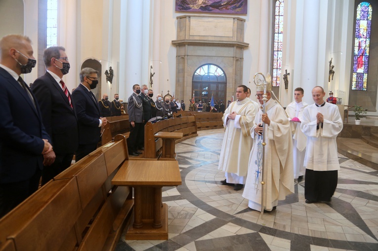 Abp Skworc: Potrzeba nam odwagi i wewnętrznej, żołnierskiej dyscypliny