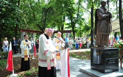 Na lubelskich Bronowicach odsłonięto pomnik kard. Stefana Wyszyńskiego