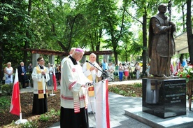 Na lubelskich Bronowicach odsłonięto pomnik kard. Stefana Wyszyńskiego