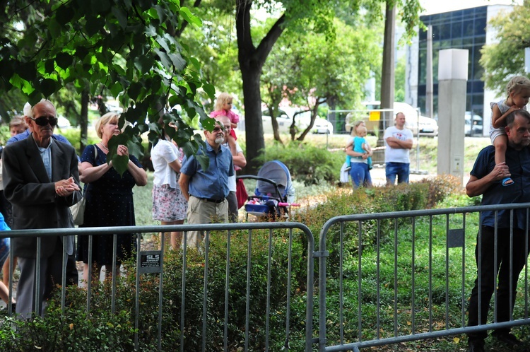 Odsłonięto pomnik kard. Stefana Wyszyńskiego