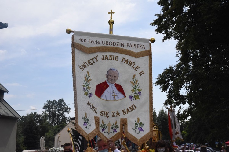 Odnowiony kościół w Wietrzychowicach