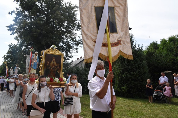 Odnowiony kościół w Wietrzychowicach