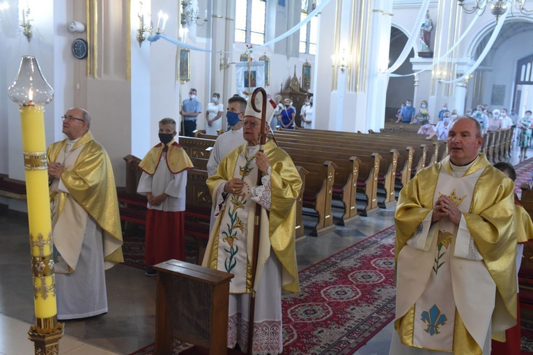 Odnowiony kościół w Wietrzychowicach