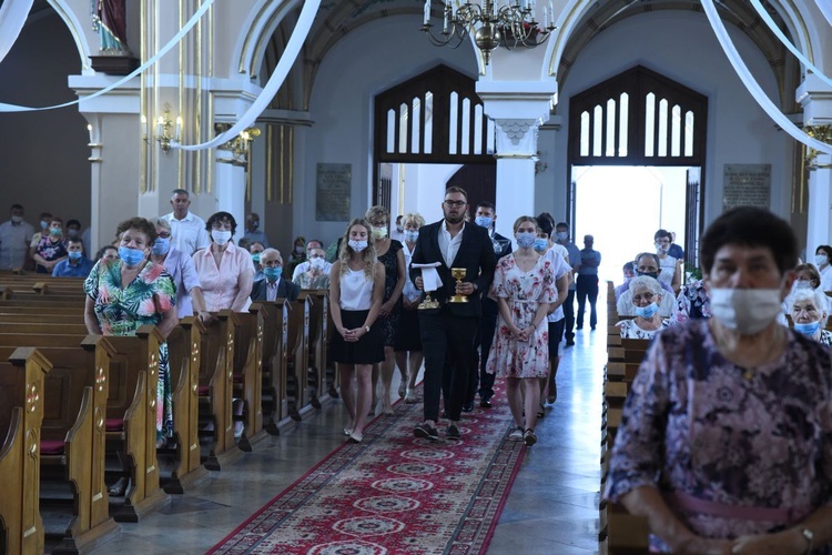 Odnowiony kościół w Wietrzychowicach