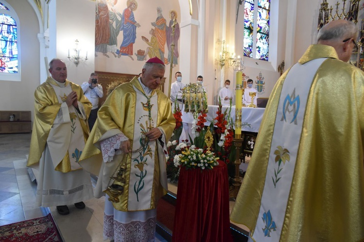 Odnowiony kościół w Wietrzychowicach