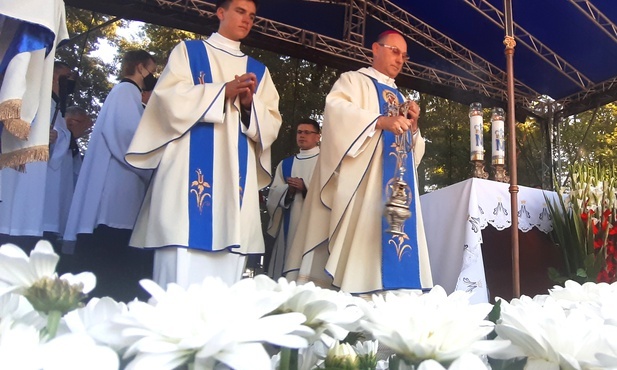 Radzymin. Prymas Polski podziękował za obecność Maryi w dziejach stolicy i ojczyzny