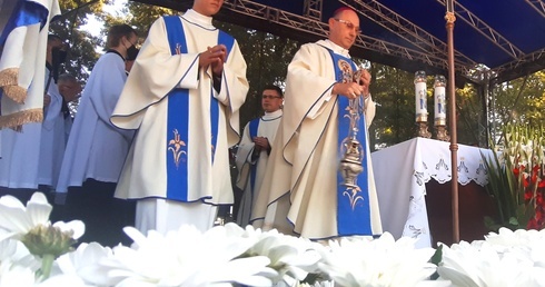 Radzymin. Prymas Polski podziękował za obecność Maryi w dziejach stolicy i ojczyzny