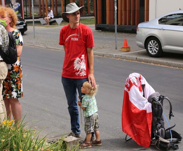 Tablica w hołdzie żołnierzom Armii Ochotniczej