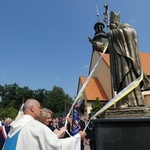 Poświęcenie pomnika św. Jana Pawła II w Szlichtyngowej