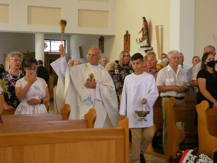 Poświęcenie pomnika św. Jana Pawła II w Szlichtyngowej